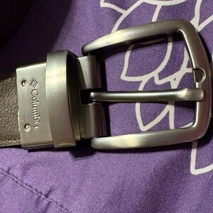 Columbia synthetic leather belt brown. Black reverse is unusable due to peeling